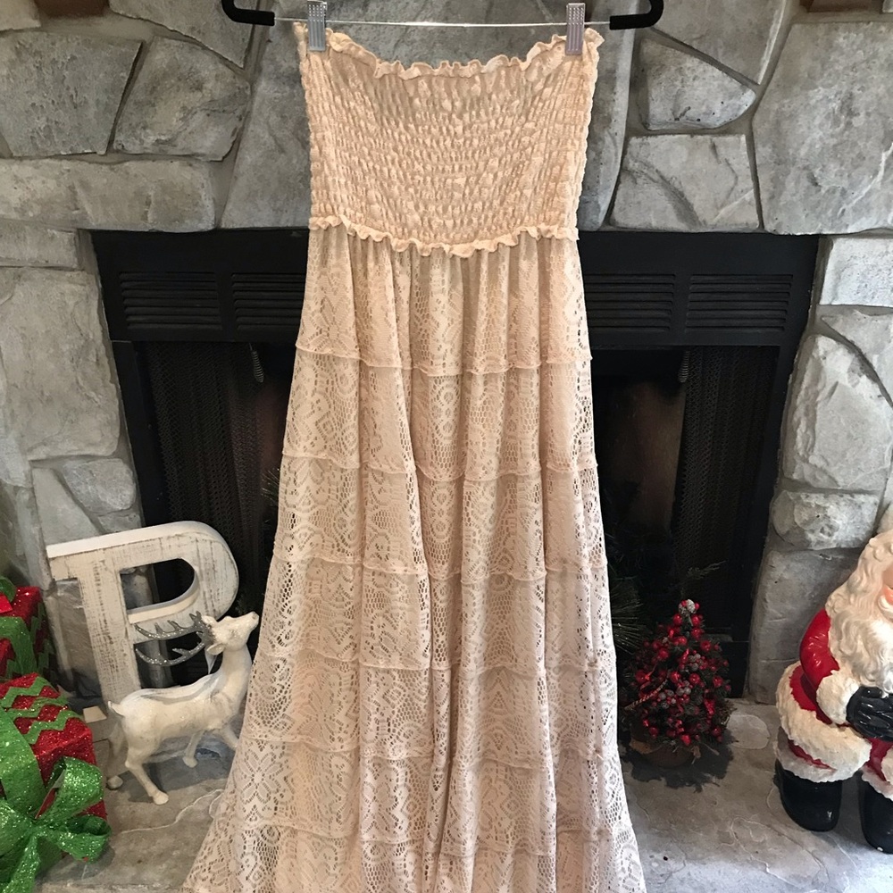 Natural Tiered Lace Strapless Maxi Dress
